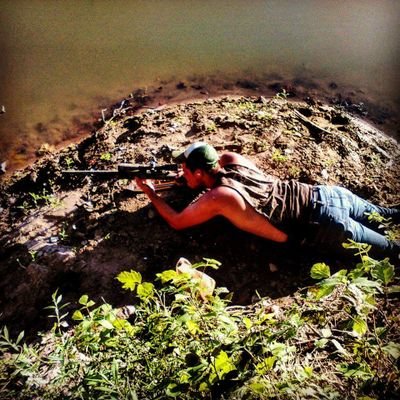 23, Ohio born and bred. Trucking is in my blood. Country. Taller than your ex. Avi is me. cover photo is mine. 😏