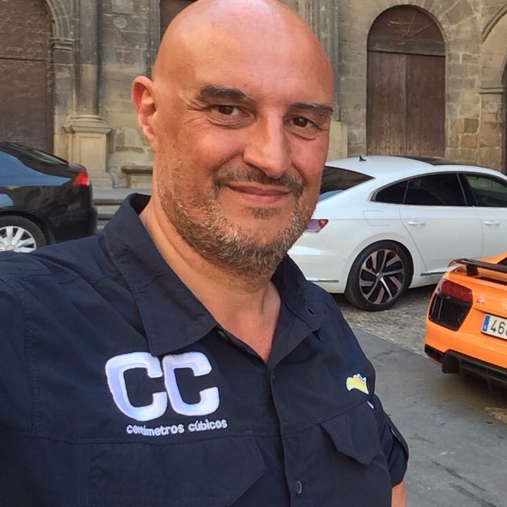 Periodista especializado en el mundo del motor. Presentador y Director de @CCubicos el programa de motor de @ATRESMEDIAGrupo; Jurado de @WorldCarAwards