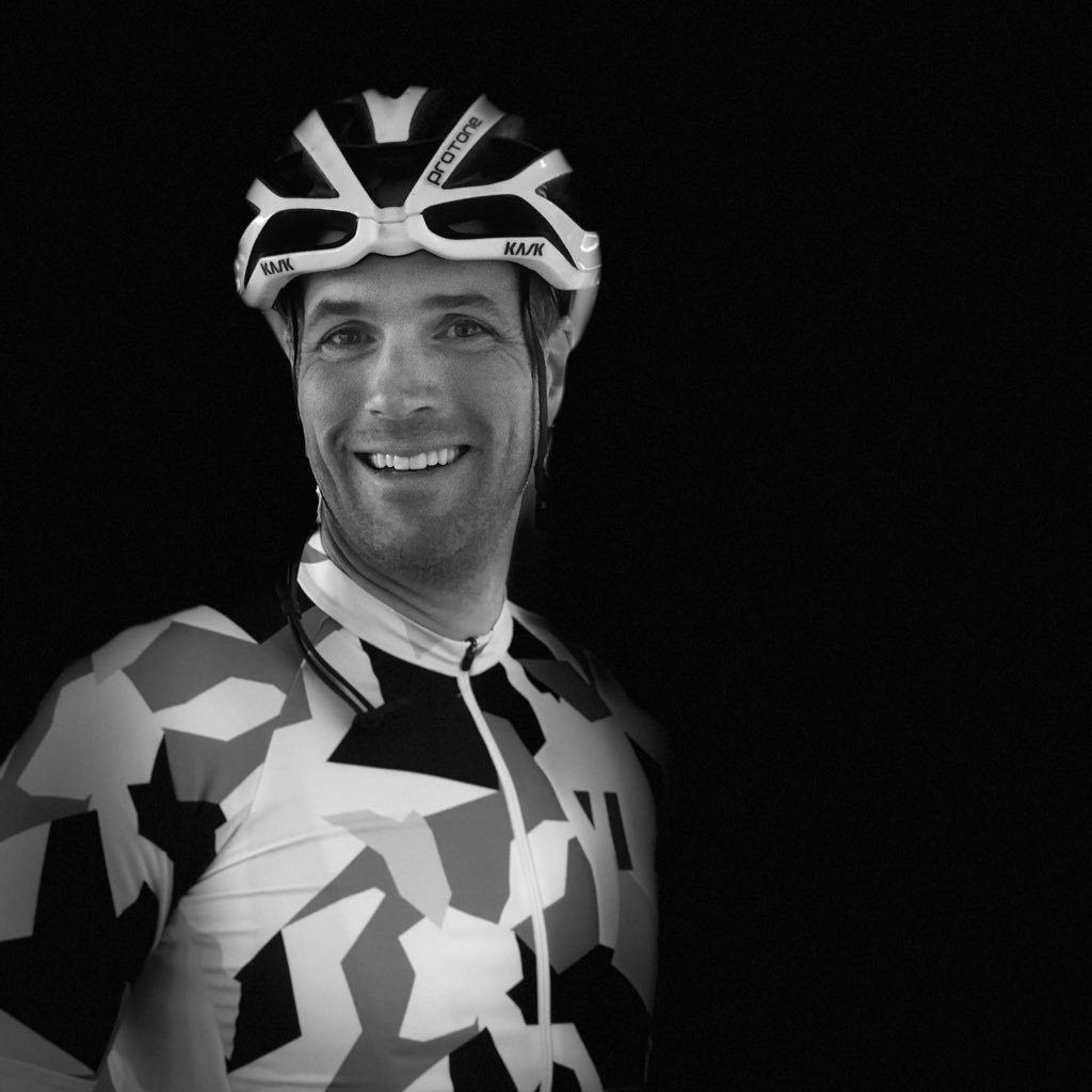 Implant/cosmetic dentist running 2 practices in South Yorks, keen cyclist and family man