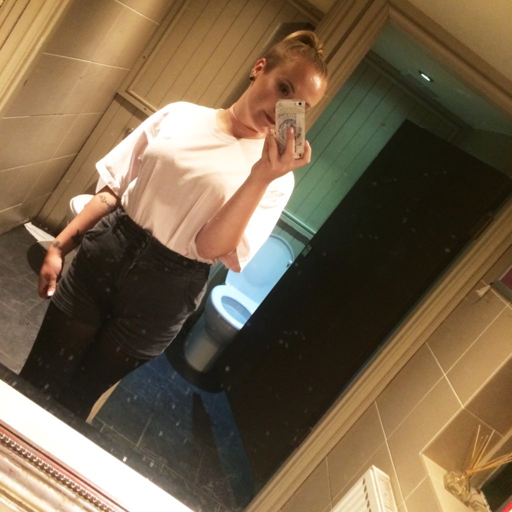 xMelaniePhoebex's profile picture. Stevenage.