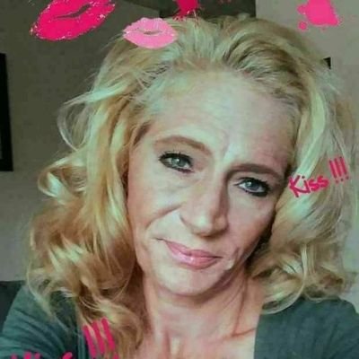 Awe Inspiring by Kimberly. Uniquely designed to aspire you with your dreams,Social Media Strategies. Owner of Be Chic Boutique fashions & beauty store.