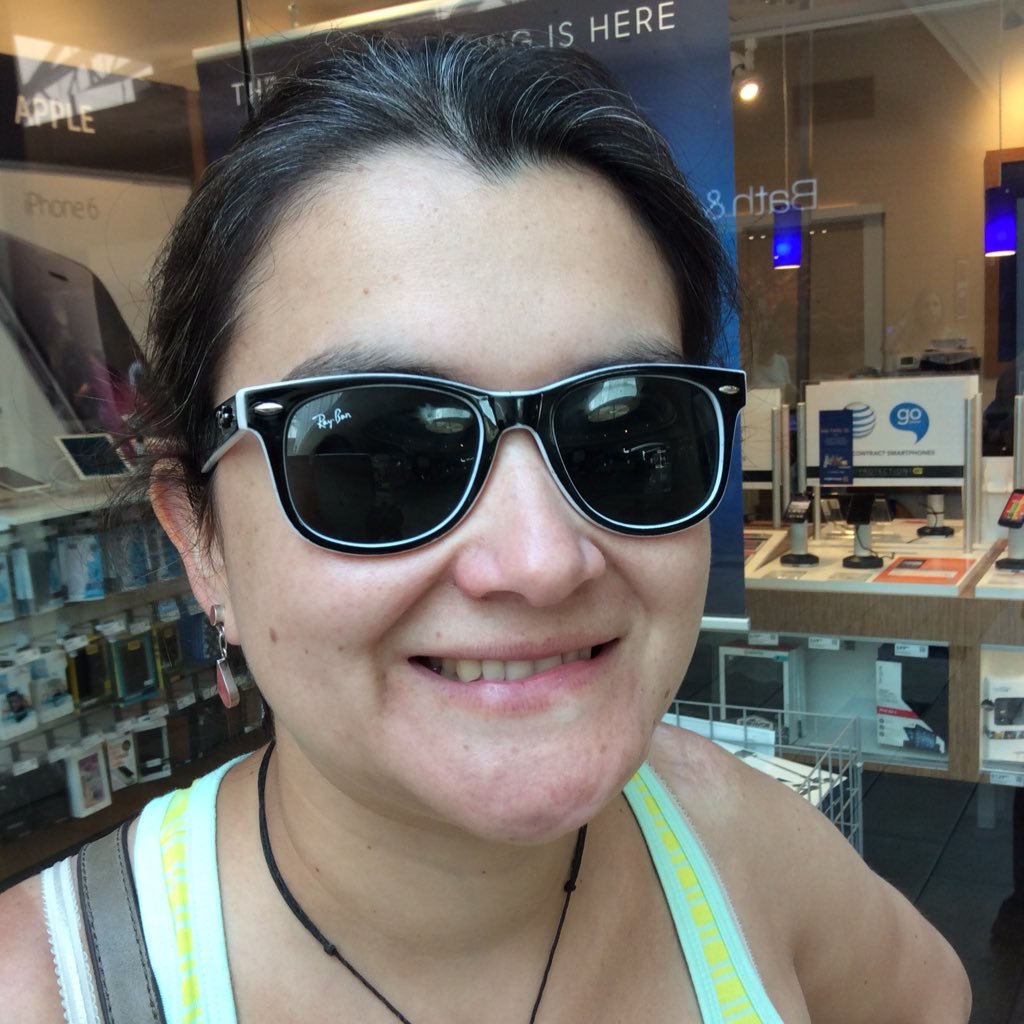 Nicole_FV's profile picture. 