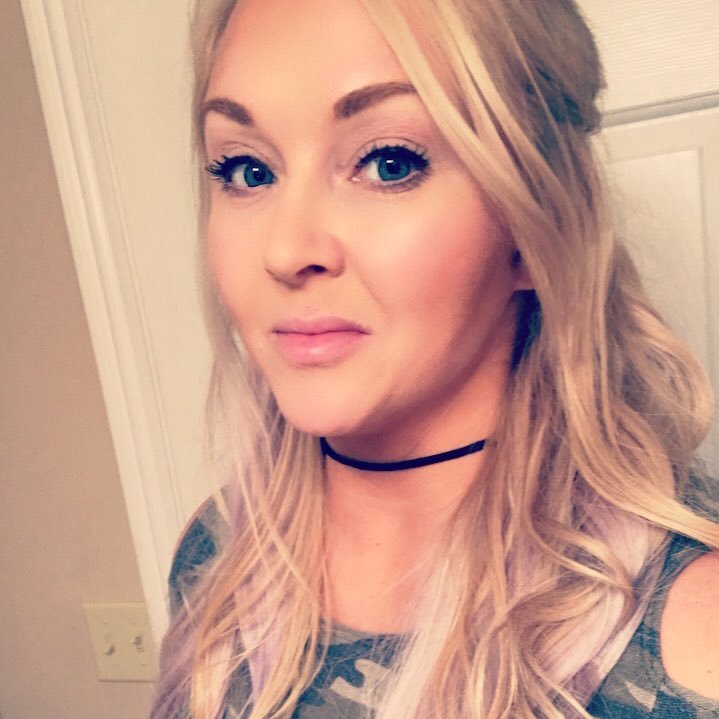 zoenlilsmomma's profile picture. Born and bred below the Mason Dixon line, a true southern belle.