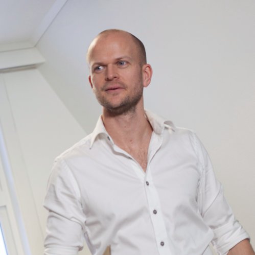 thon_thomas's profile picture. Daglig leder i design- og reklamebyrået @Norgesdesign AS. Tvitrer om design, reklame, kommunikasjon, sosiale medier, teknologi og webtrender.