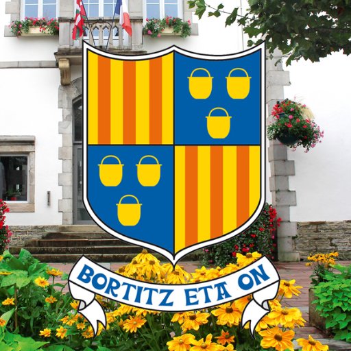 Bienvenue sur le twitter officiel de la ville de Saint-Pée-sur-Nivelle //Senpere// au Pays Basque. Retrouvez-ici l'actualité et les événements de votre Ville.