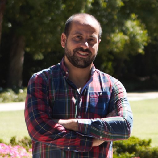 Publicitario y escritor, especializado en Madrid, Cultura y Poesía. Autor de