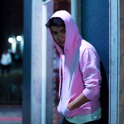 KarolVillanel's profile picture. Si tienes la oportunidad de ser raro, nunca cambies. Porque ser diferente es lo mejor que le puede ocurrir a cualquiera