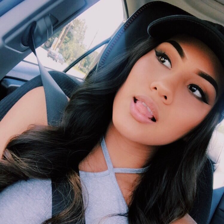 fri_duhhh's profile picture. IG: fri_duhhh | Stay Golden
