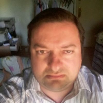La más elevada de las emociones se siente al estar seguro de algo tan sencillo como para estarlo: Ahí nace la libertad, que crece hasta chocar con la realidad.