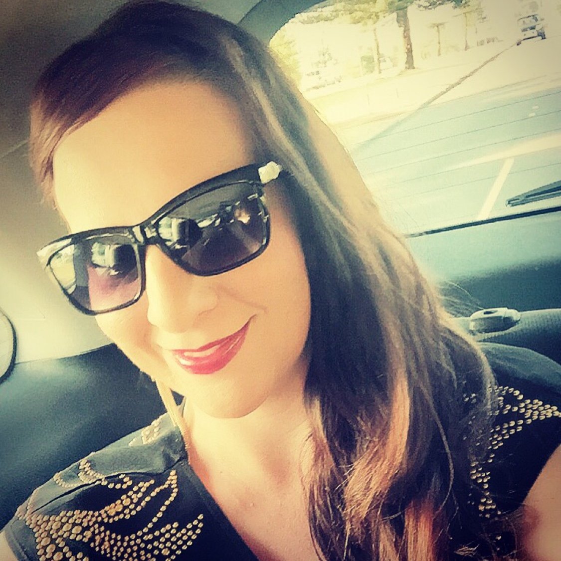 TheDestroia's profile picture. Retail. Gin. Music. Carbs. St Kilda FC.