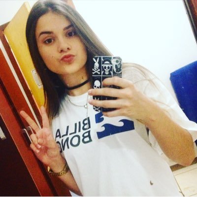 Pés em terra firme, e a mente em outra dimensão!✌❥. 👻luluzimelo