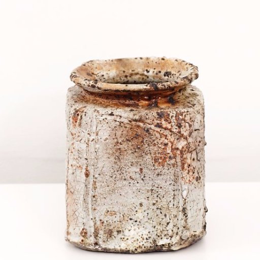 Puls Gallery located in Brussels is specialised in high end contemporary ceramic art since 2000 and is supplying collections worldwide.