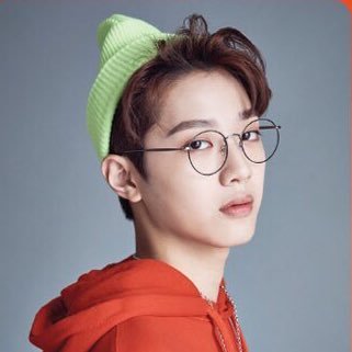 wassup guys it’s me guanlin 17 year old boy from taipei and i really wanna be a swaggy rapper in the future, because i like hiphop.