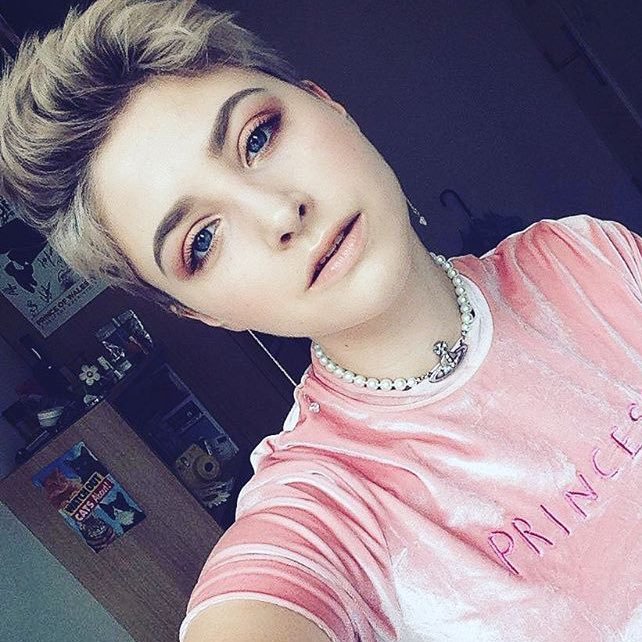 neeem_22's profile picture. كل مادون بهذه الصفحة قد يكون جزء من حياتي الجميلا ..🎈✨