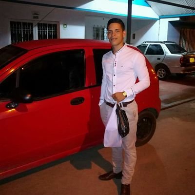 Me gustan los deportes, soy estudiante de auxiliar contable en el instituto cofrem, me gusta invertir en la bolsa y sueño por al cansar mis metas y sueños.