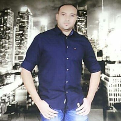 طبيب وعاشق ومهتم بالتقنية وابحت عن كل جديد ومحب للقراءة
