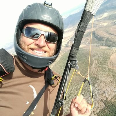 Software developer. Paragliding enthusiast.