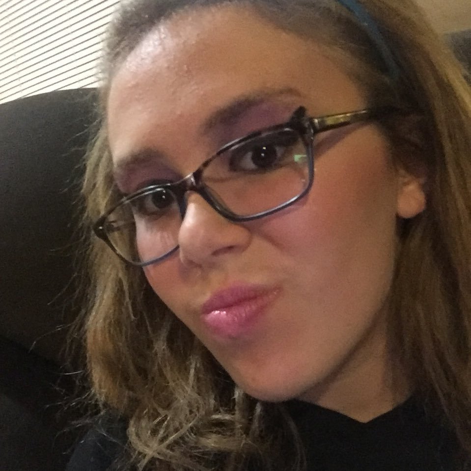 Allison33034037's profile picture. makeup