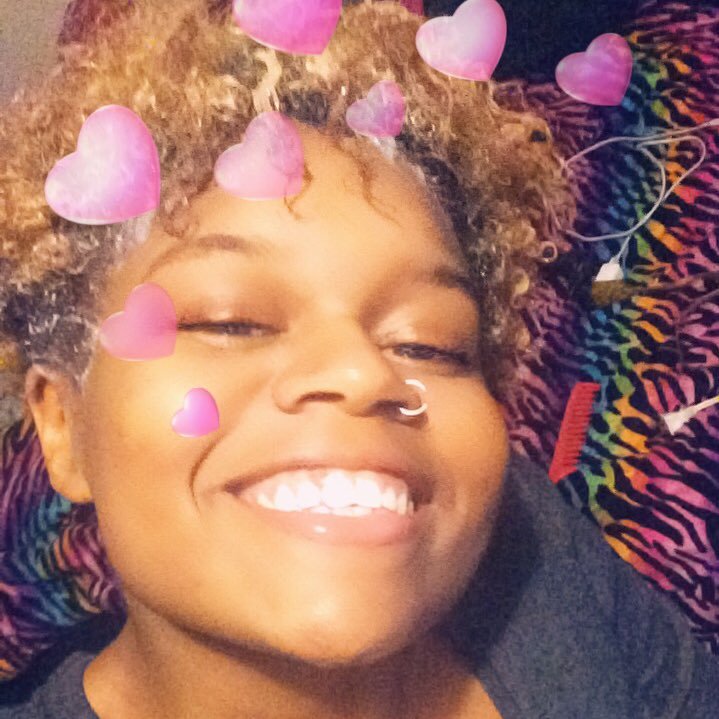 mariiii_xoox's profile picture. happiness is the key to success 😌 | dwayne 🖤