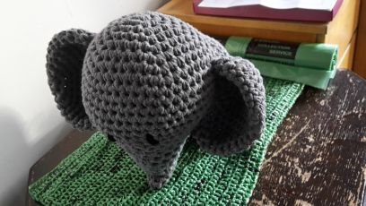 UK based guy who crochets, amongst other things. Tend to use US terms though...