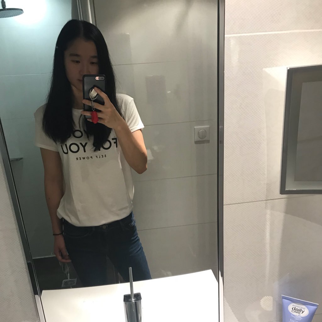 Former editor of China Youth Daily; Chevening Scholar; PhD candidate of Loughborough University