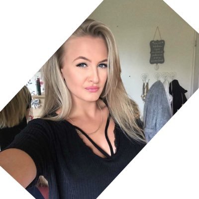 lisakrakowskix's profile picture. Lis • 22 • insta - lisakrakowski 📸