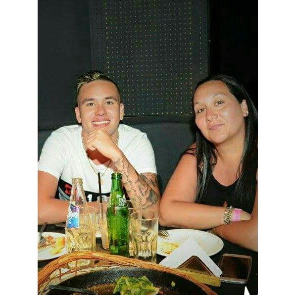 Tu sonrisa y perdí por goleada.
C. A. R. P Locura Sin Cura ❤
El esfuerzo es la magia que transforma los sueños en realidad =⚽