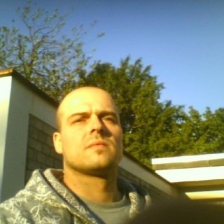 aVeR01's profile picture. -=]]D1giT4L1z3D-An4LoG1zM[[=-

art lover, designer, state of mind