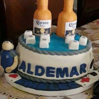 Amo la tecnologia, la musica y soy Guayaco. Mi frase es “Siempre termina lo que empiezas, aunq te salga mal, pero bien hecho”. Emelec 100%. ☺