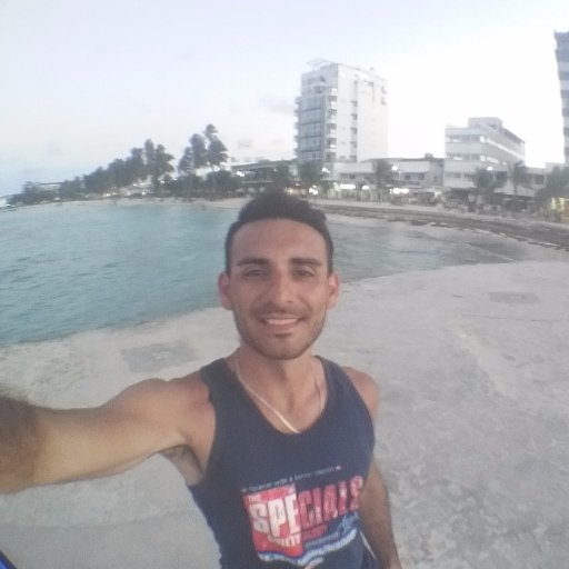 claudiom_ok's profile picture. No tanto el Marketing como los deportes y los amigos busco dejar una huella en cada camino que transito. =)