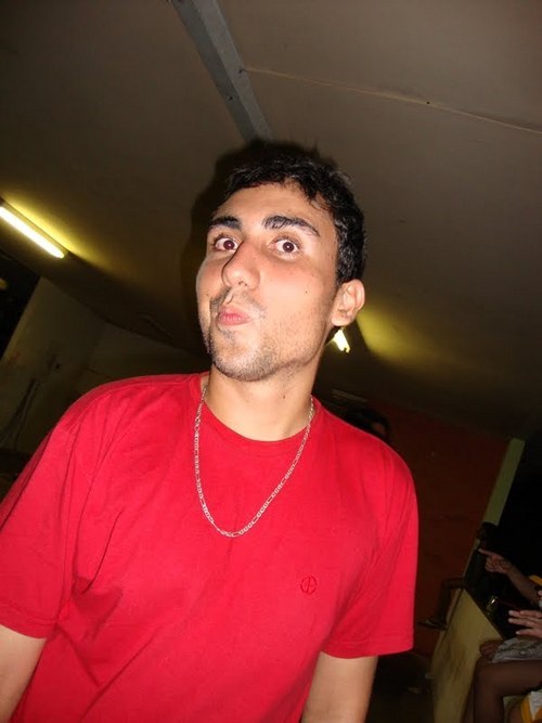 Cearense, lindo, bunito e joiado, torcedor do MAIS QUERIDO, sempre se encantando e desencantado com as coisas....