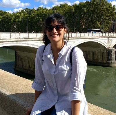 Sigo creyendo en sueños, que los días no tienen dueño, y que hay verdad y que hay amor. Cerrar los ojos es perder.
Lic. en Biotecnología.
Dra en Cs. Biológicas