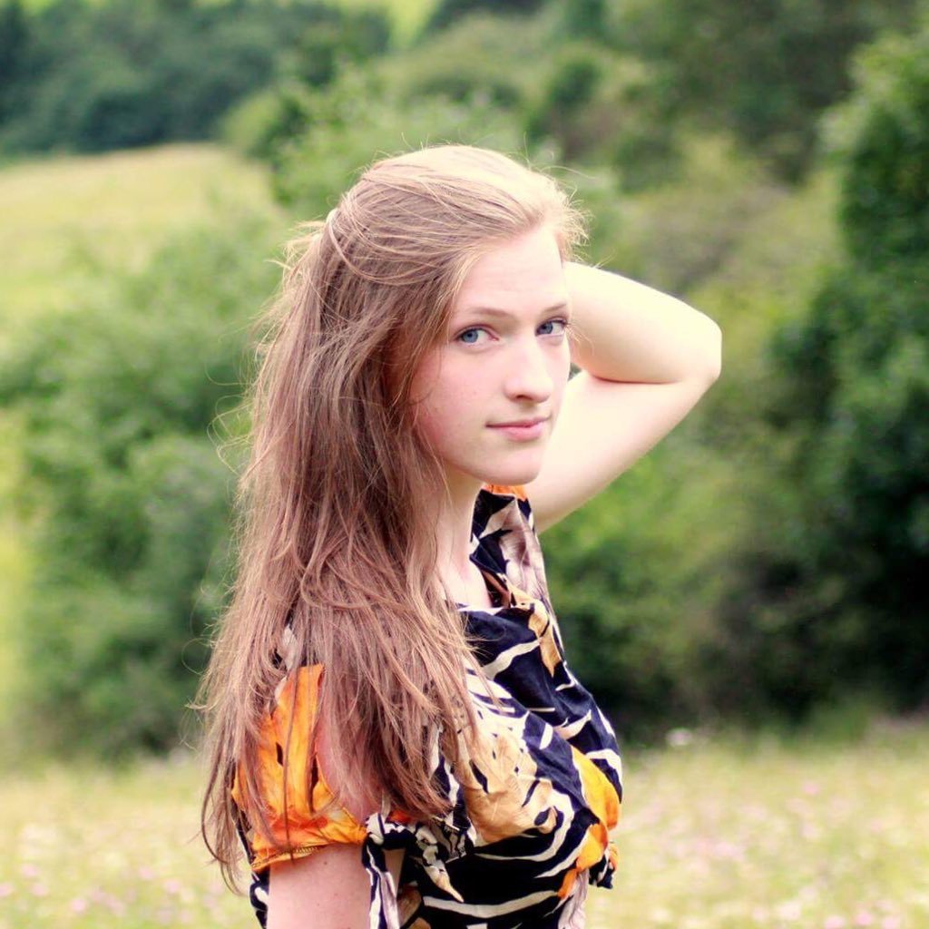 Jana_wrch's profile picture. Musik ist das was mich ausmacht! 🌷 Gitarre Klarinette Singen 🎤🤘🏻Glücklich vergeben 💙