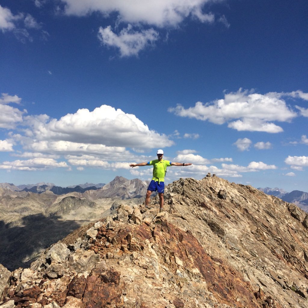 santibasset's profile picture. Trail-runner por pasión. Me encanta la montaña, me hace sentir bien, entender quién soy y donde quiero llegar. He visto cosas que no creeríais.