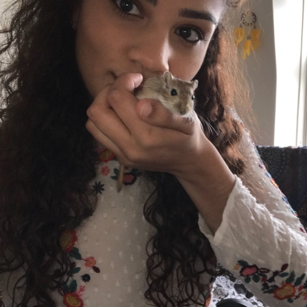 AishaGooding_'s profile picture. There is nothing in life a gin and tonic won't fix 🍸🍸