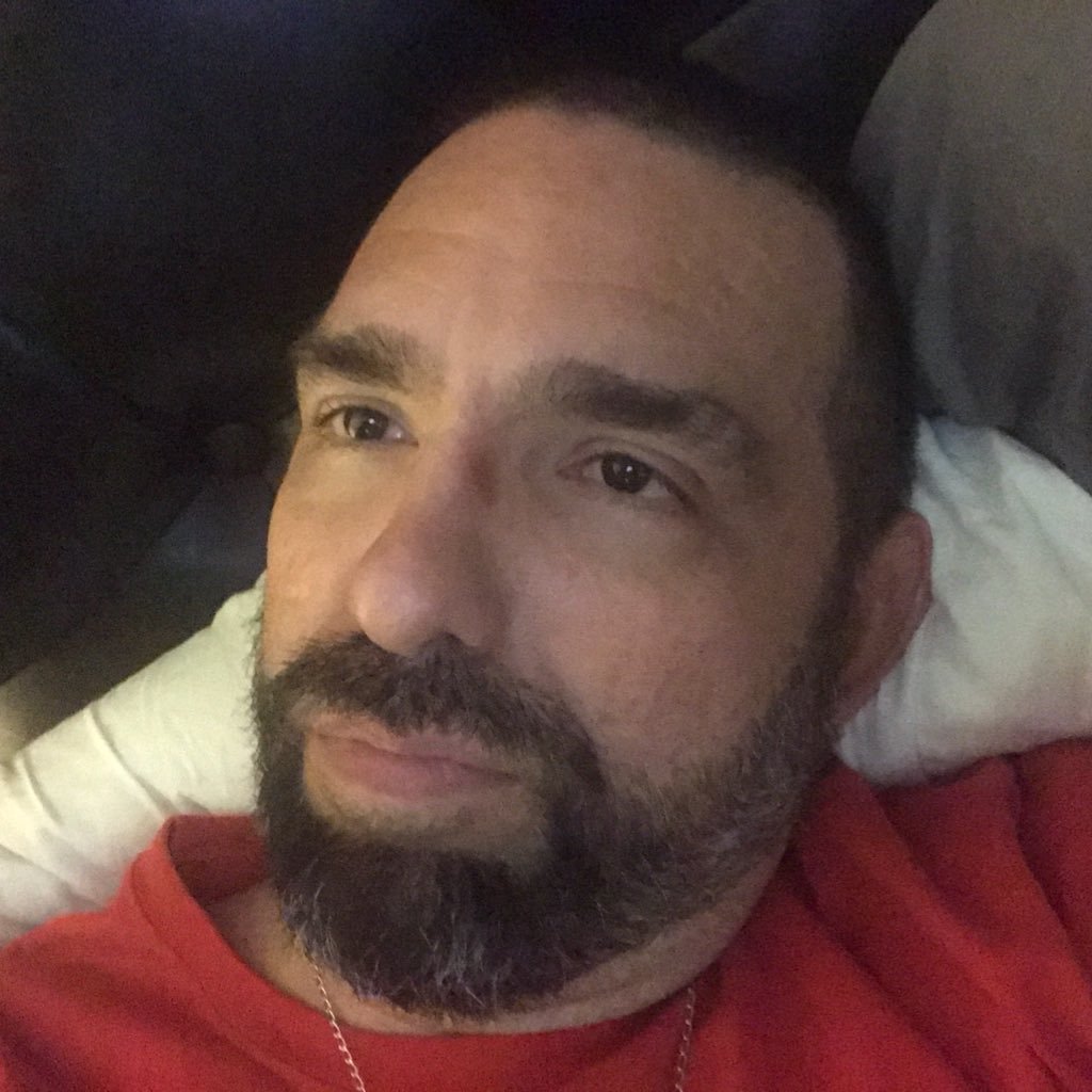 CubanAmerican/Miami, FL loves beaches,dogs & ppl who r real. 19 yr fmr Cong aide,12 yrs@spoxman, politics=UGLY. Believer in E.T.'s & of Dr Steven Greer