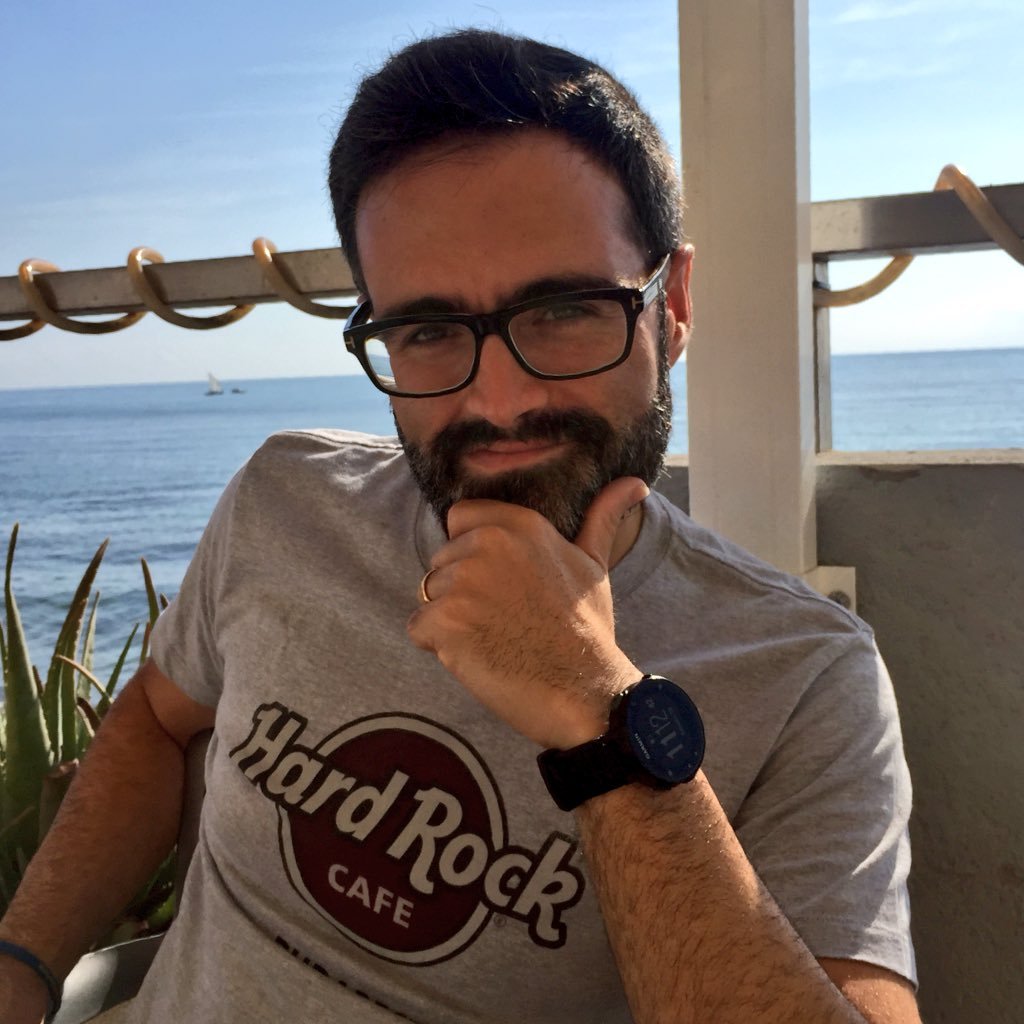 mfespuch's profile picture. Desarrollador JavaScript. Enamorado de mi mujer y mis hijos.