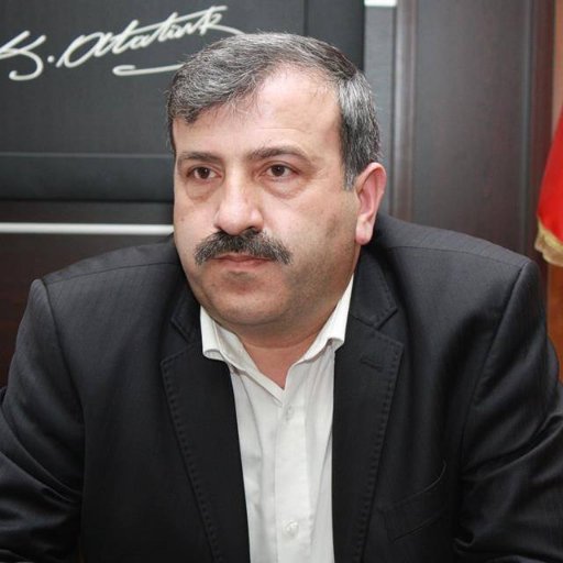 Tokat Tüm İnşaat Müteahhitleri Derneği Başkanı, Sıvas Cumhuriyet Üniversitesi İnşaat bölümü mezunu, Pay-Taş inşaat,hayvancılık,turizm,petrol,ltd.şti.sahibi