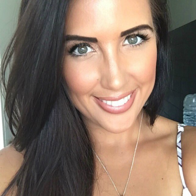 LaurenClarke_AU's profile picture. 