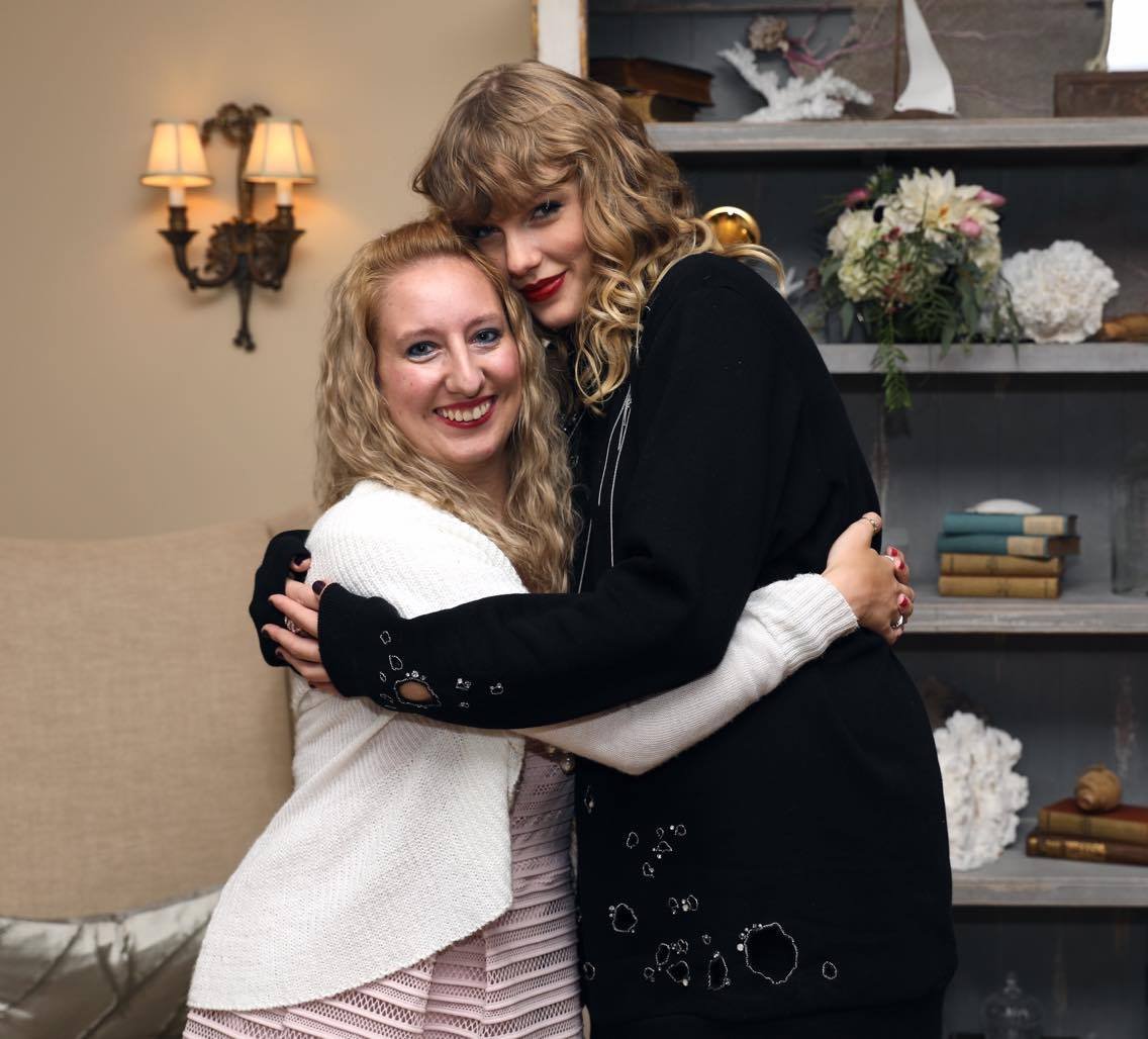 Lacey, 31. Pennsylvania. Fangirl. JoBro stan since 2008. Reputation Secret Session, RI Night 1 on 10/18/17.