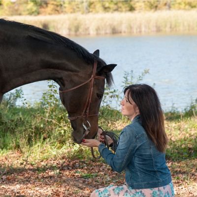 Dance mom, first mate, horse enthusiast, mostly random. I love to laugh! Why does writing this make me feel like I am on a cheesy dating site? Cancer fighter..