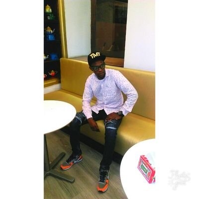 im me, im Abdallah khamis 27 year old boy trying to his way in life, im single,i have a daughter,i enjoy living my life to the fullest,😘😍huge fan of @Alikiba