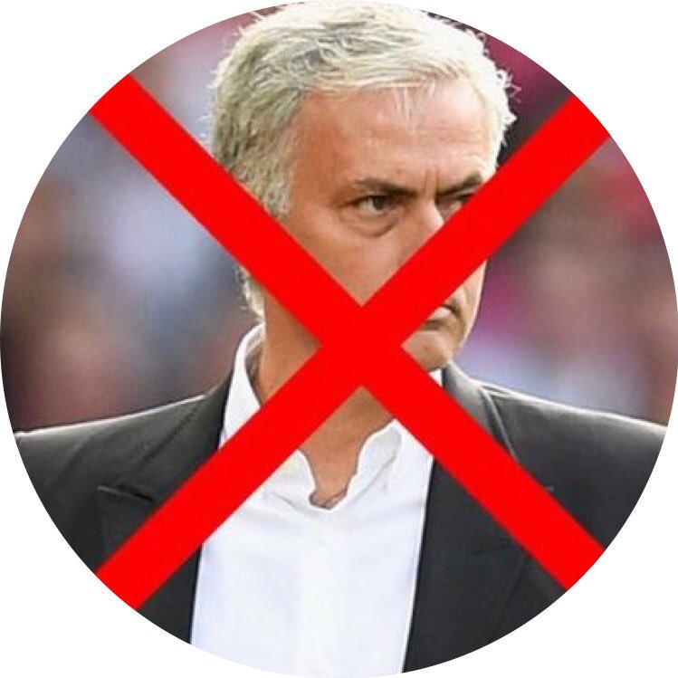 #Mourinhoout , supported United all my life and never have I saw such a poor side.