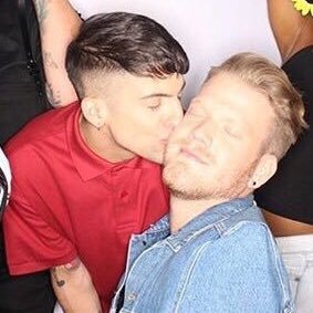 superfruitlov's profile picture. Just an account to send nice DMs to stans because y’all deserve love