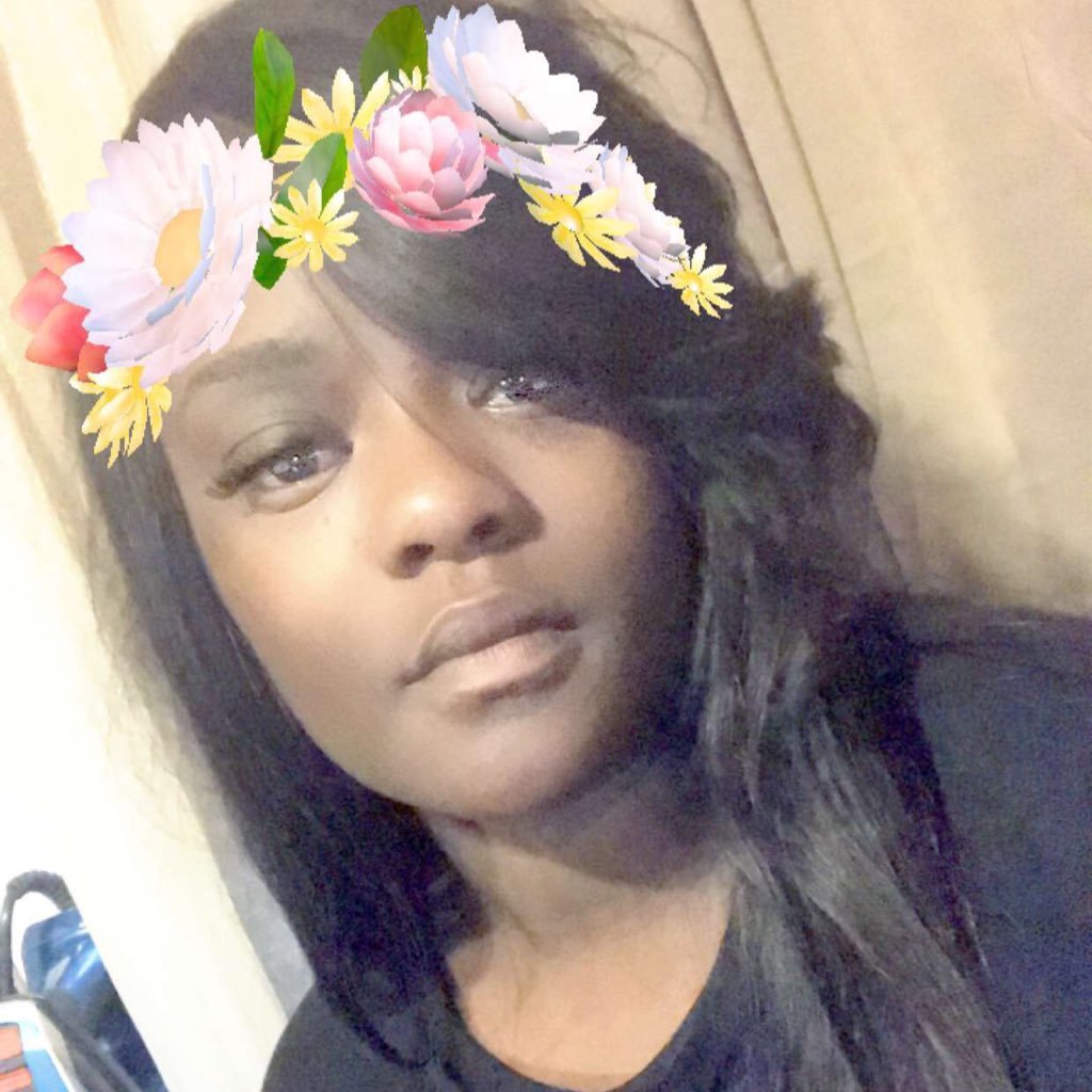 Add Me On Snapchat @Jadaa_Tweety 📷August 31 💎 Ladies are to been 👀 ,not 👂.Garden full of daises🌸