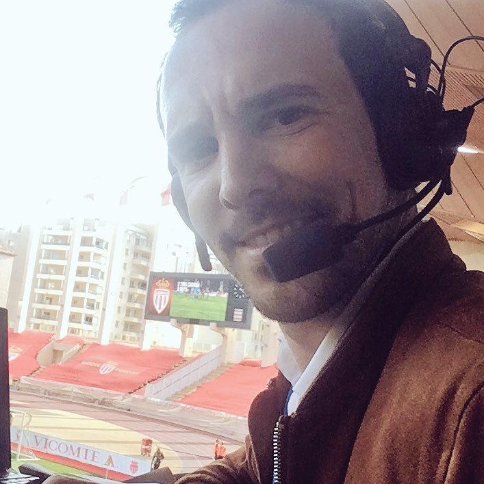 Journaliste immiscé dans ton smartphone et ta télé. 📻📺
Mes tweets n'engagent qu'une seule fois par match et s'imposent au sprint en sommet de côte !