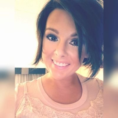 piecesofme83's profile picture. 