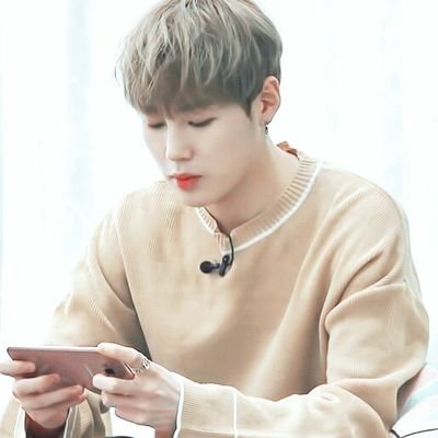 ☁하성운을 위한 계정☁ 워너원모두사랑함 팔/언팔자유