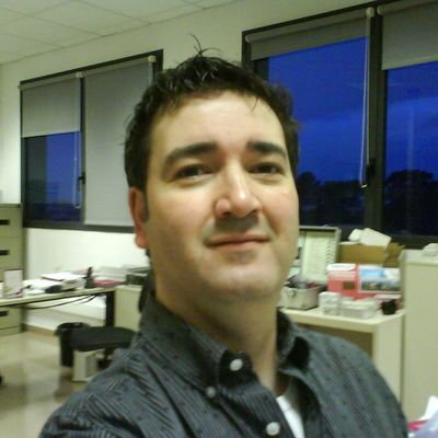 Técnico Media Tensión. Dipl. Electrical Engineer.