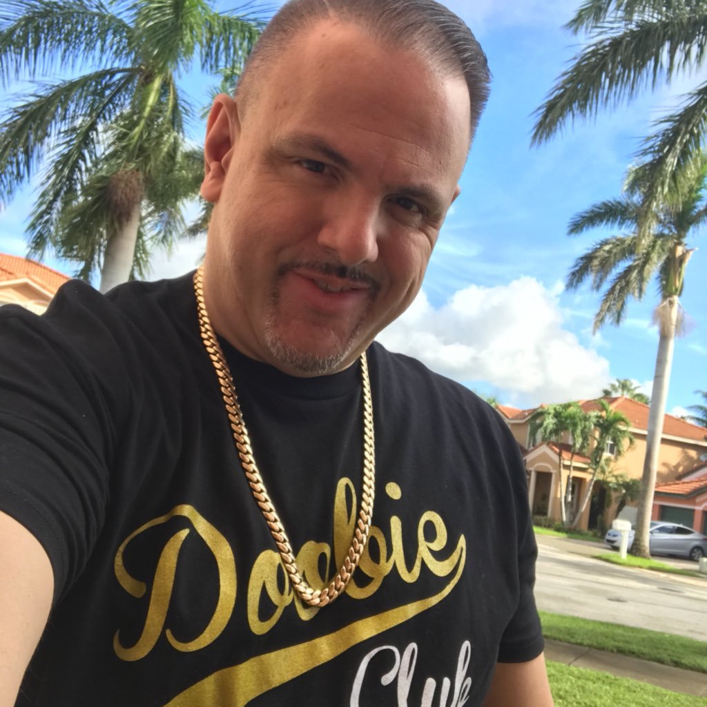 PD & On-Air DJ 4 EL ZOL 106,7.Listen @ https://t.co/5ktzCSWbbv Mon-Fri 3p-7p/  IG and Youtube @jamminjohnnyradio Owner, The Party Players DJs 305-225-5267